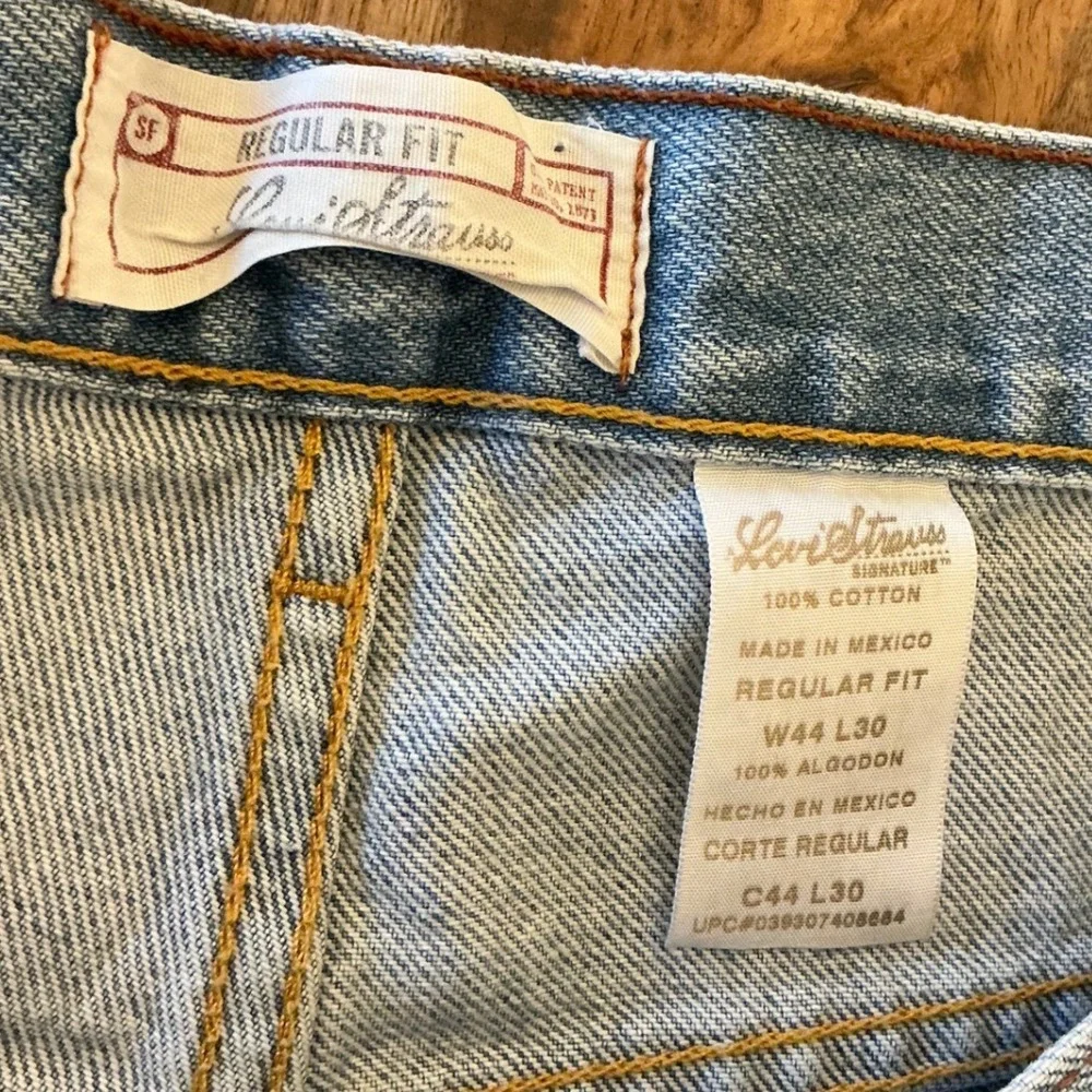 Levi Strauss Signature Mens 44x30 Light Wash Regular Fit 100 Cotton Jeans